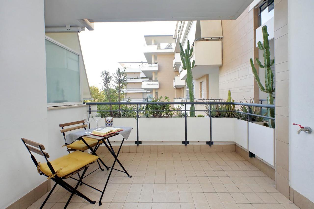 Bilocale Con Vista Sull'Aeroporto - Comodo Per Il Viaggio Fiumicino Luaran gambar